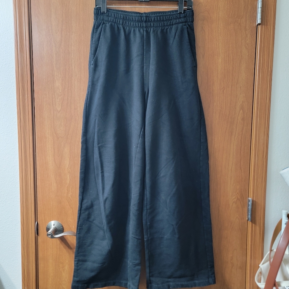 The Group Babaton Energia Black Wide Leg Sweatpants Size Medium - Picture 2 of 5